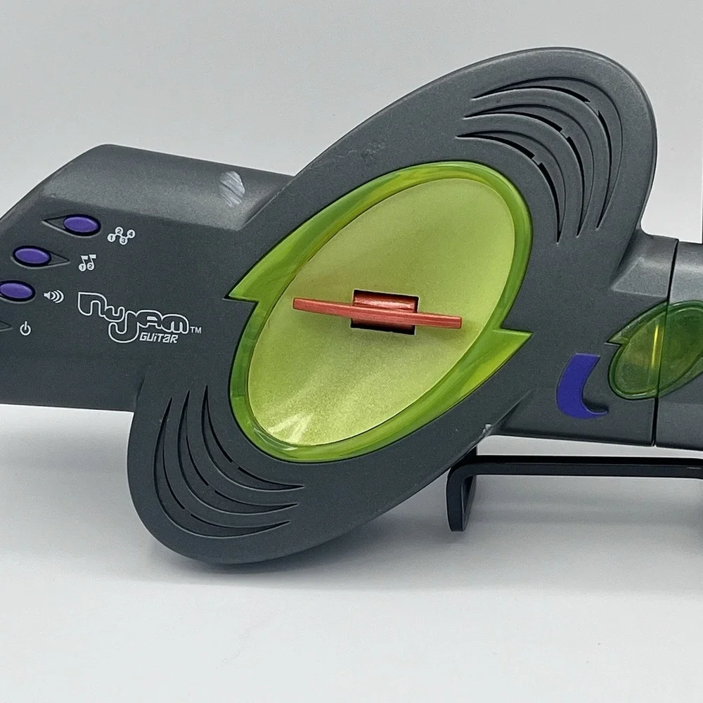 Hasbro 2002 NuJam Guitar Electronic Toy Gray Green Red Lights & Sounds‎ Vintage